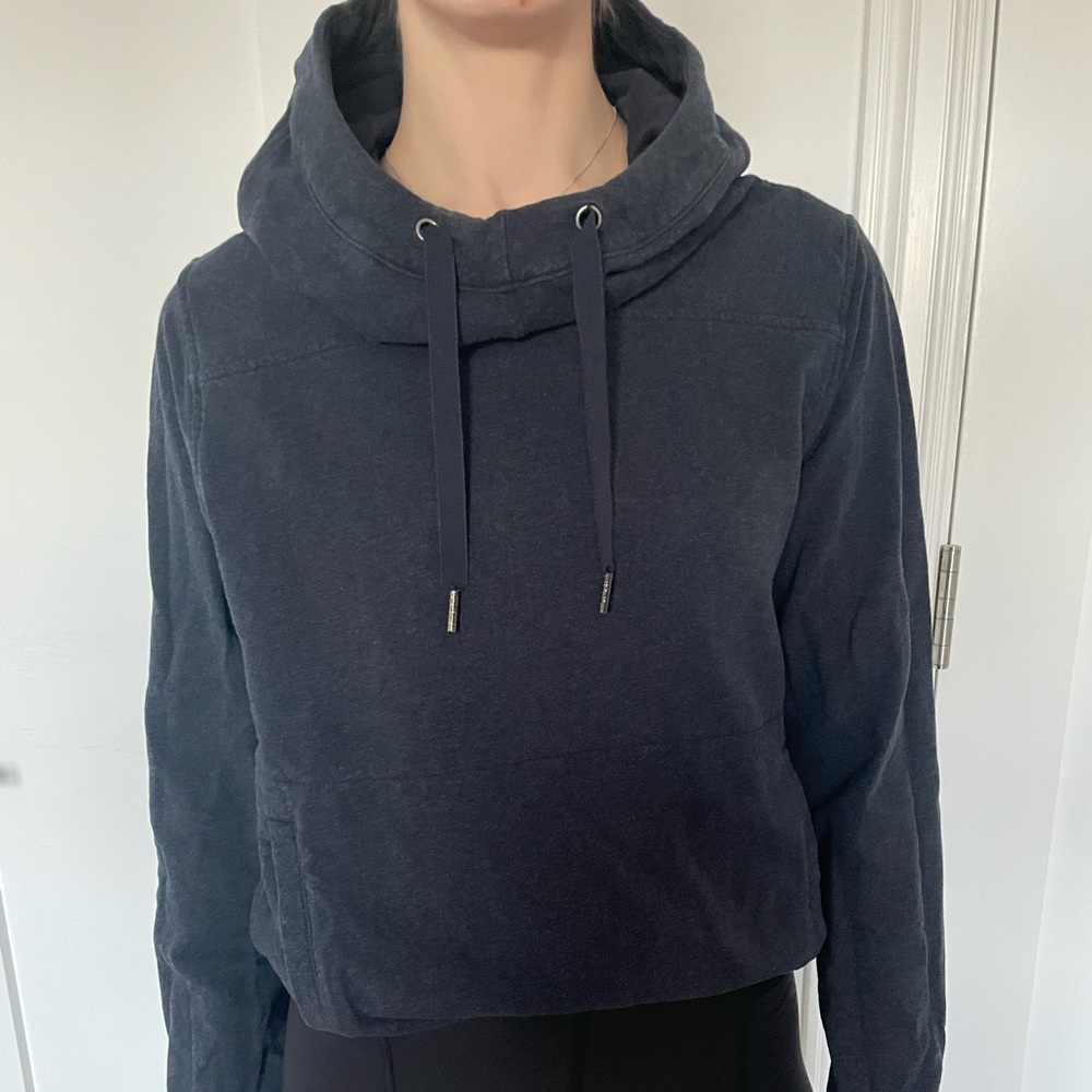 Lululemon sweatshirt